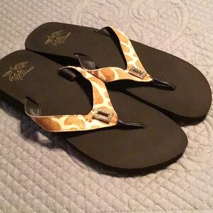 Flapeez flip flop thong sandals.